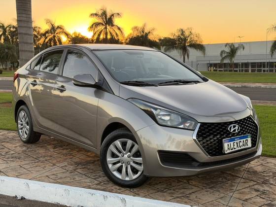 HYUNDAI HB20S 1.0 COMFORT PLUS 12V FLEX 4P MANUAL HYUNDAI HB20S 1.0 COMFORT PLUS 12V FLEX 4P MANUAL